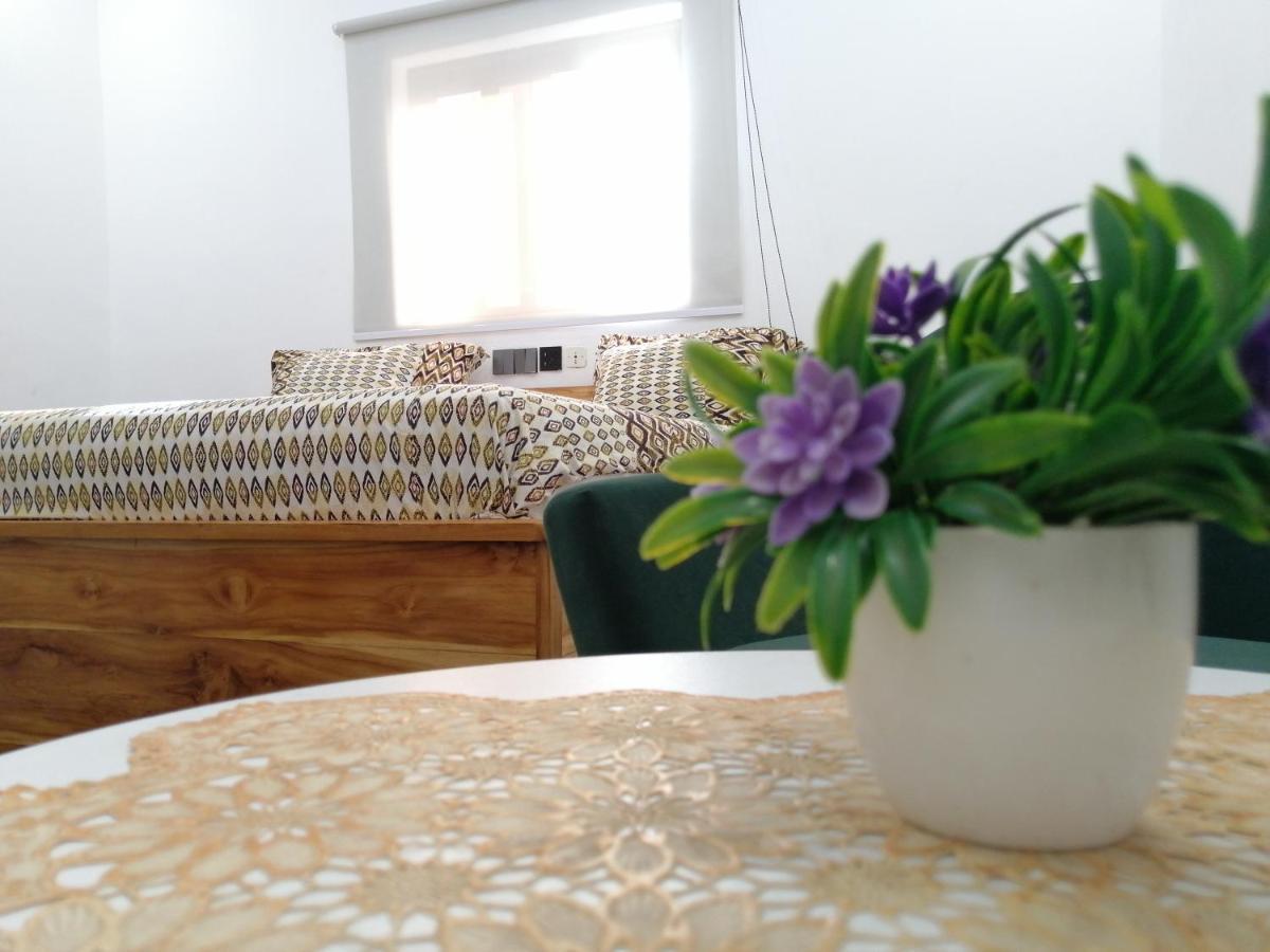 Marys Guest House 로메 외부 사진